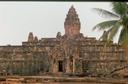 Driving around the huge area that the Angkor region comprises we were able to visit temple after temple, many as grand and and well-preserved as this.